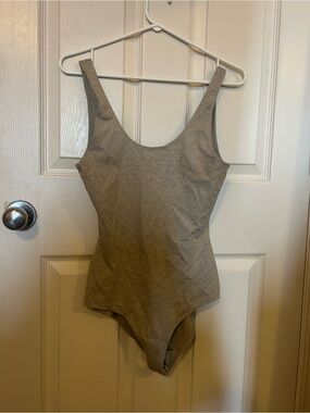 Aritzia Women’s Scoop Neck Bodysuit